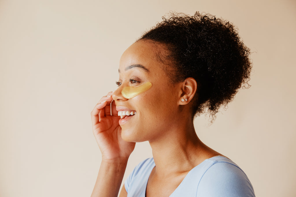 the gel eye mask is an eye mask filled with a soothing gel that's designed to reduce puffy eyes and dark circles.